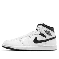 Giày Air Jordan 1 Mid ‘White Black’ DQ8426-132