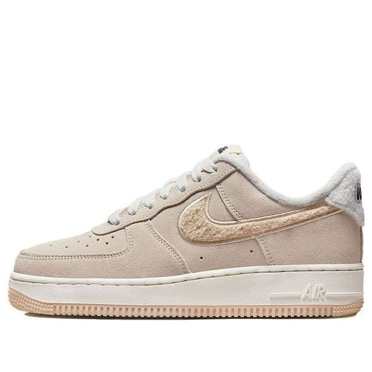 Giày (WMNS) Nike Air Force 1 ’07 SE ‘Sanddrift Fleece’ DQ7583-001