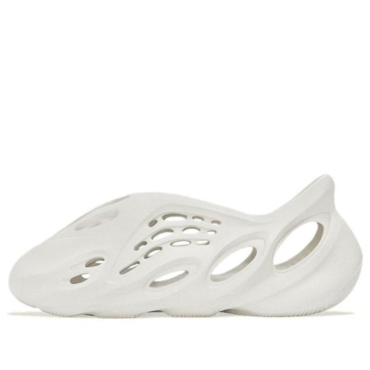 Giày adidas Yeezy Foam RNNR ‘Sand’ FY4567