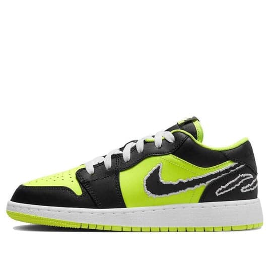Giày Air Jordan 1 Low SE ‘Black Cat’ (GS) DX6666-701